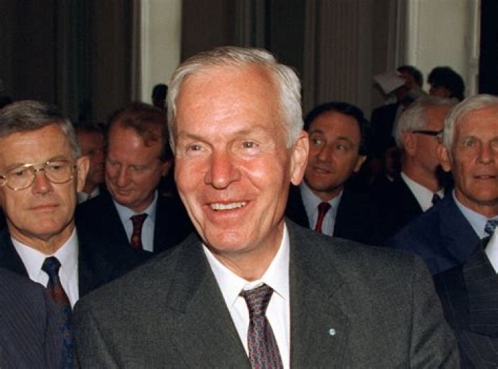 August von Finck Jr Net Worth - Wiki, Age, Weight and Height, Relationships, Family, and More