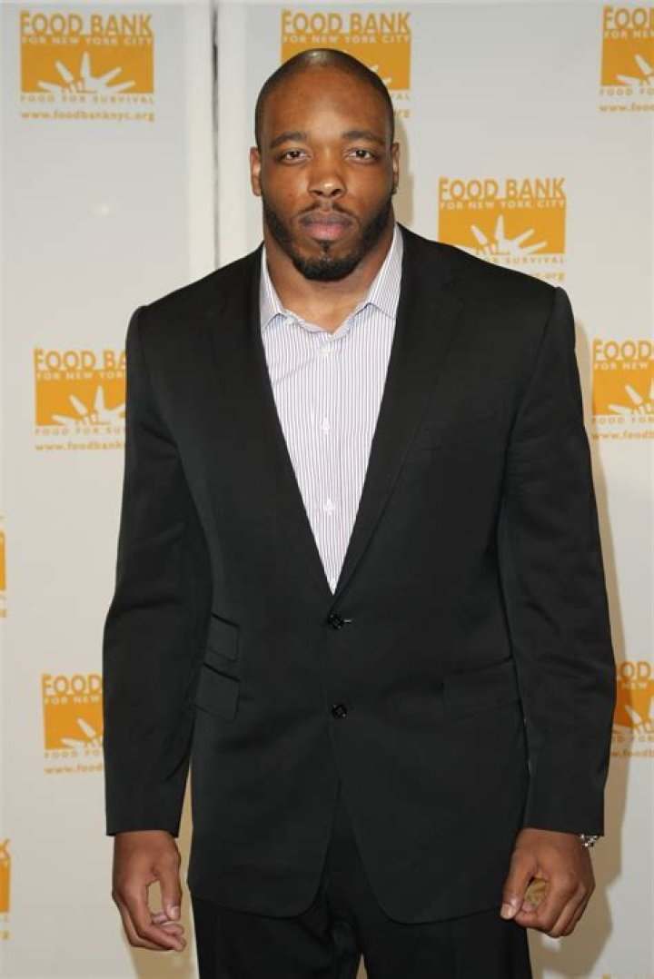 Calvin Pace Net Worth - Wiki, Age, Weight and Height, Relationships, Family, and More