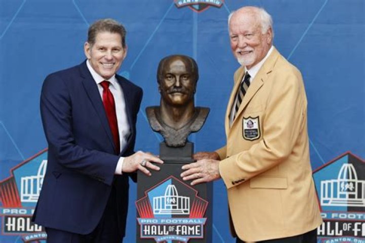 Charlie Waters Net Worth - Wiki, Age, Weight and Height, Relationships, Family, and More