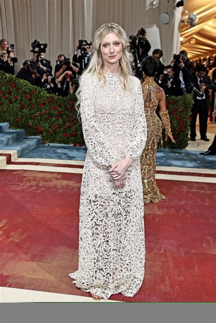 Elizabeth Debicki Net Worth - Wiki, Age, Weight and Height, Relationships, Family, and More