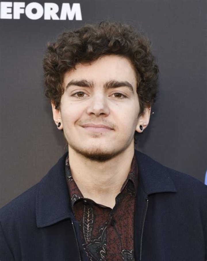 Elliot Fletcher Net Worth - Wiki, Age, Weight and Height, Relationships, Family, and More