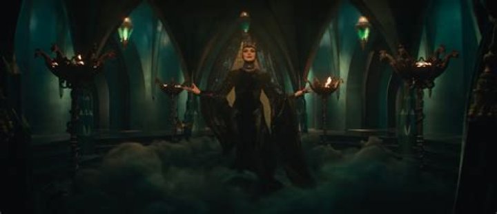 Gal Gadot is ‘grateful & happy’ about her relatively paltry Wonder Woman salary