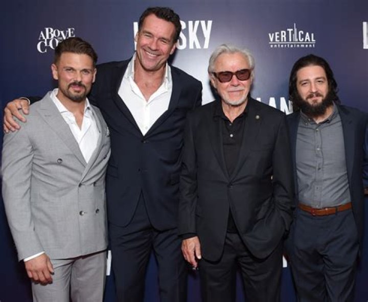 John Magaro Height - CelebsHeight.org