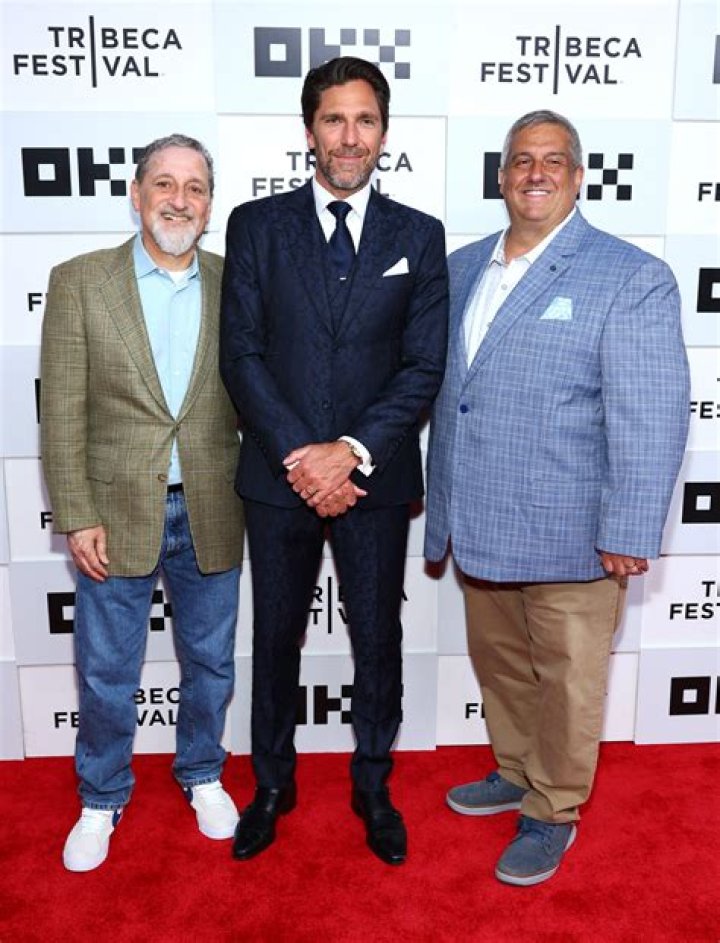 Larry Robbins Net Worth - Wiki, Age, Weight and Height, Relationships, Family, and More