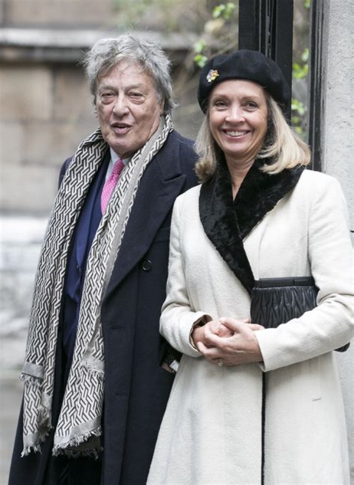 Sabrina Guinness Net Worth - Wiki, Age, Weight and Height, Relationships, Family, and More